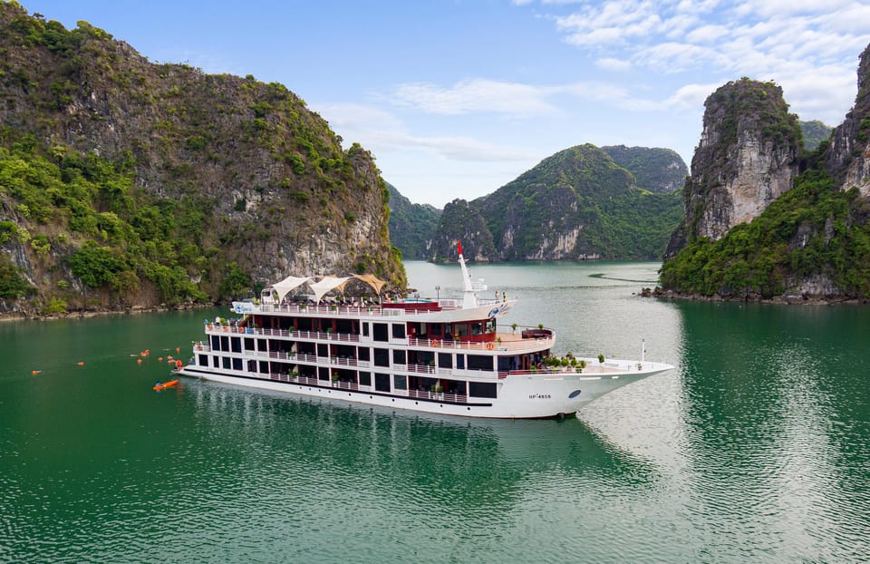 From Hanoi: 2-Day Cruise Trip with Private Balcony & Bathtub – Hanoi, Vietnam