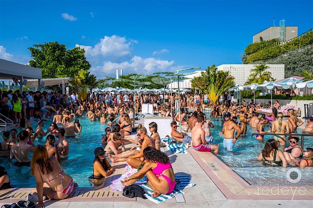 Pool Party @ Strawberry Moon Pool Party Miami – Miami Beach, FL