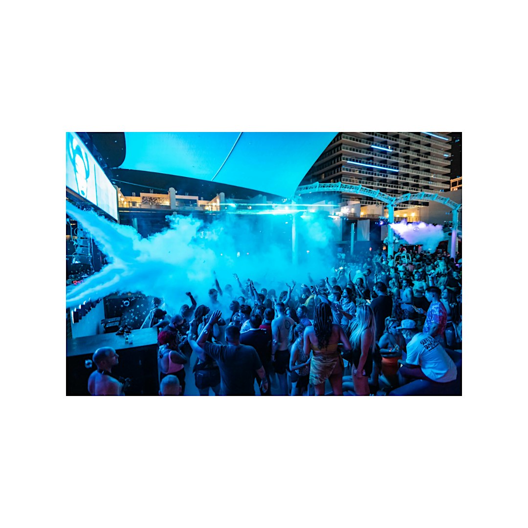 ROOFTOP NIGHT POOL PARTY @ The Cosmopolitan – Las Vegas, NV