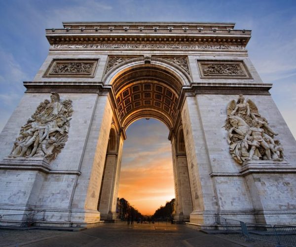 2 hours Paris Private Vintage Car Tour with hotel transfers – Paris, France