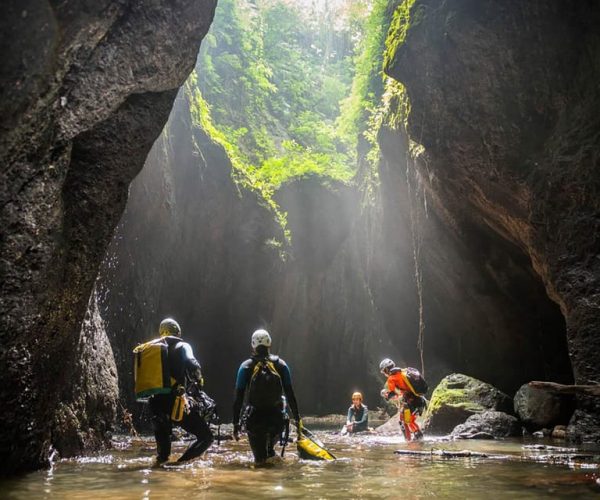 Bali Canyoning : ALING GORGE ADVENTURE – Bali, Indonesia