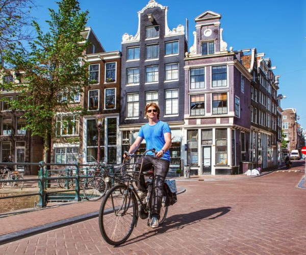 Amsterdam: Bike Rental with Free Cup of Coffee – Amsterdam, Netherlands