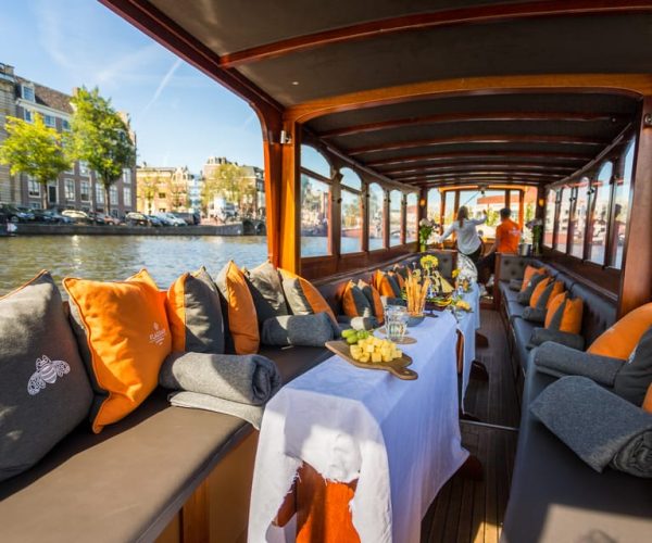 Amsterdam: Classic Boat Cruise with Cheese & Wine Option – North Holland, Netherlands