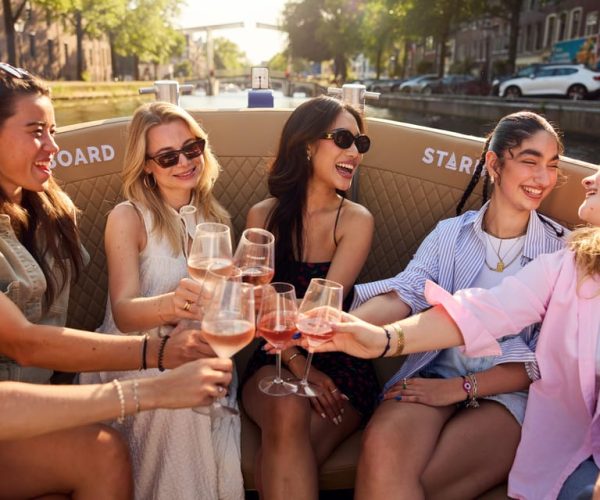 Amsterdam: Evening Canal Cruise with Unlimited Drinks Option – Amsterdam, Netherlands