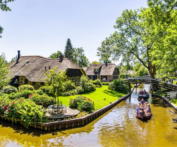 Amsterdam: Giethoorn Day Trip with Boat Tour – Overijssel, Netherlands