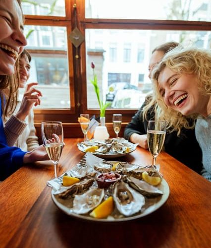 Amsterdam: Luxury Oysters & Bubble s Cruise unlimited drinks – Amsterdam, Netherlands