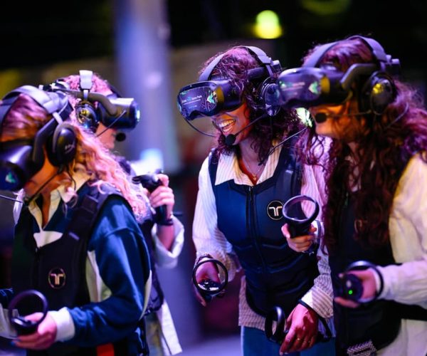 Amsterdam: VR Game Park Free-Roaming Experience – North Holland, Netherlands