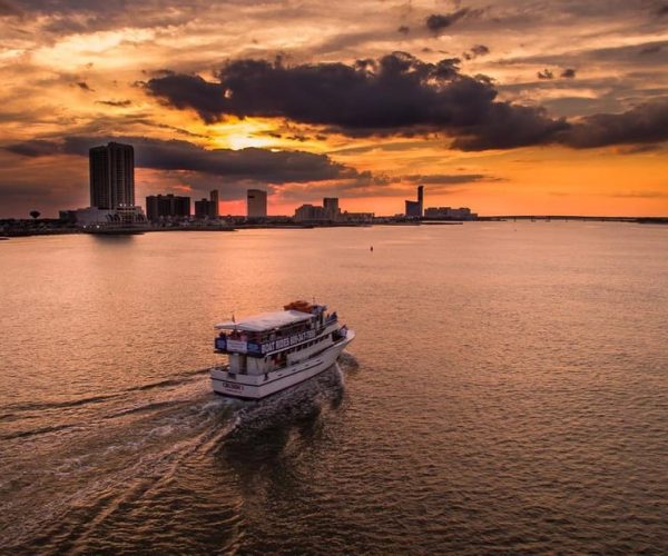 Atlantic City: Sunset Party Cruise with DJ – Atlantic City, New Jersey