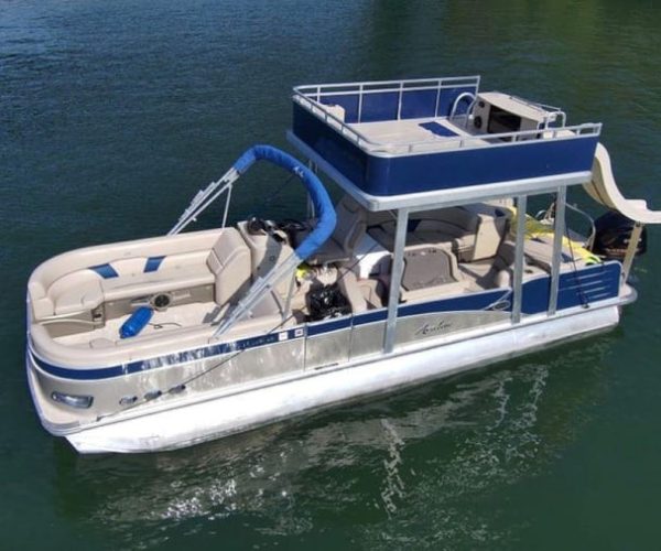 Austin: Lake Travis Double-Decker Tritoon Boat Rental – Lake Travis, Texas