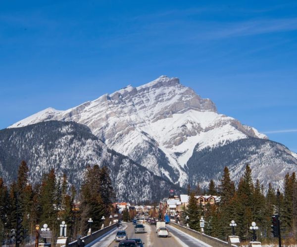 Banff: Guided Day Trip with Hotel Pickup and Drop-off – Alberta, Canada