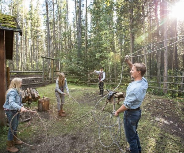 Banff: Wagon Ride with Cowboy Cookout BBQ – Banff, Canada