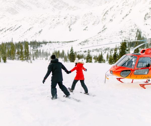 Banff/Jasper: Canadian Rockies Helicopter & Snowshoe Tour – British Columbia, Canada