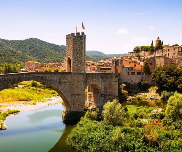 Barcelona: Besalú & Medieval Towns Tour with Hotel Pickup – Catalonia, Spain