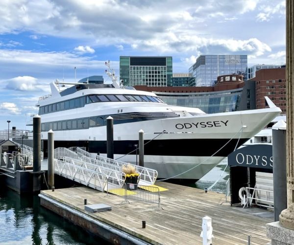 Boston Harbor: Gourmet Brunch or Dinner Cruise – Boston, Massachusetts