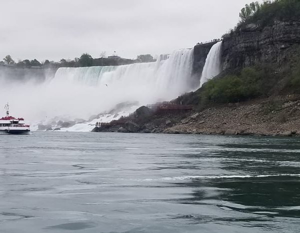 Canadian Small Group Tour w Boat, Aerocar or Skylon Tower – Niagara Falls, New York