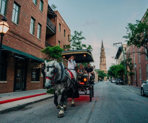 Charleston: Haunted Carriage Evening Tour – Charleston, South Carolina