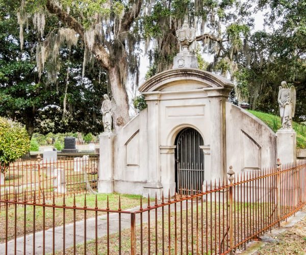 Charleston: Magnolia Cemetery Nighttime Tour – Charleston, South Carolina