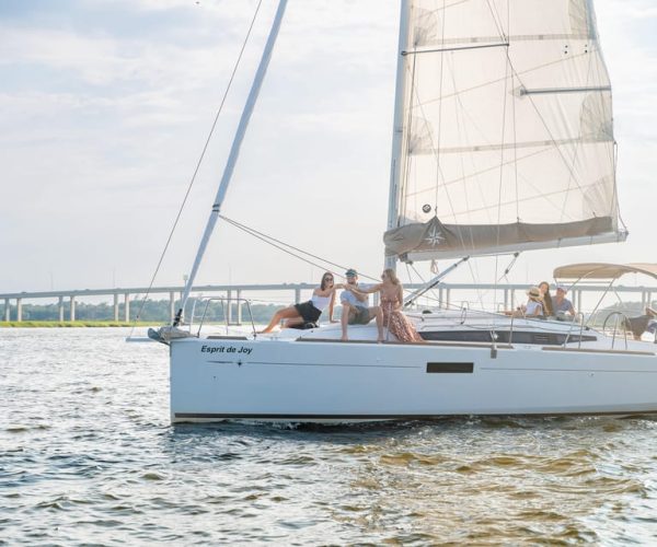 Charleston: Private Daytime or Sunset BYOB Sailing Charter – Charleston, South Carolina