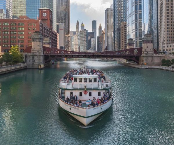 Chicago: Architecture Center Cruise on Chicago’s First Lady – Chicago, Illinois