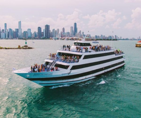 Chicago: Fireworks Buffet Dinner Cruise on Lake Michigan – Chicago, Illinois