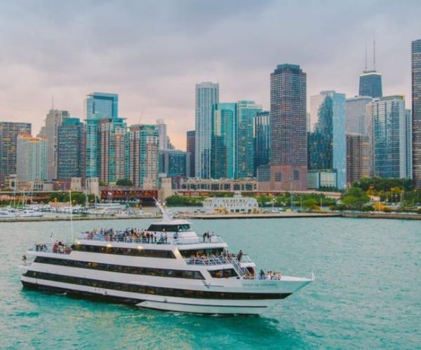 Chicago: Lake Michigan Buffet Brunch, Lunch or Dinner Cruise – Chicago, Illinois