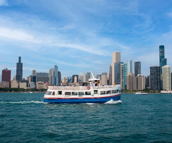 Chicago: Lake Michigan Skyline Cruise – Chicago, Illinois