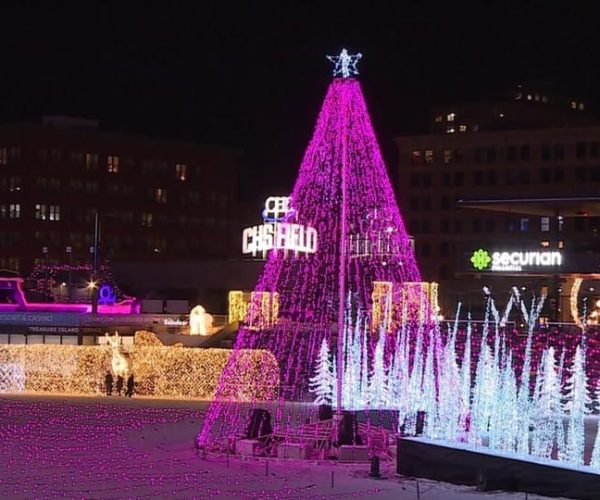 Christmas in the City: A Minneapolis Walking Tour – Minneapolis, Minnesota