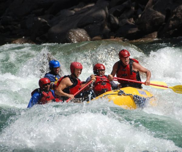 Clearwater: Whitewater Rafting (3.5 hour) – Jasper, Canada