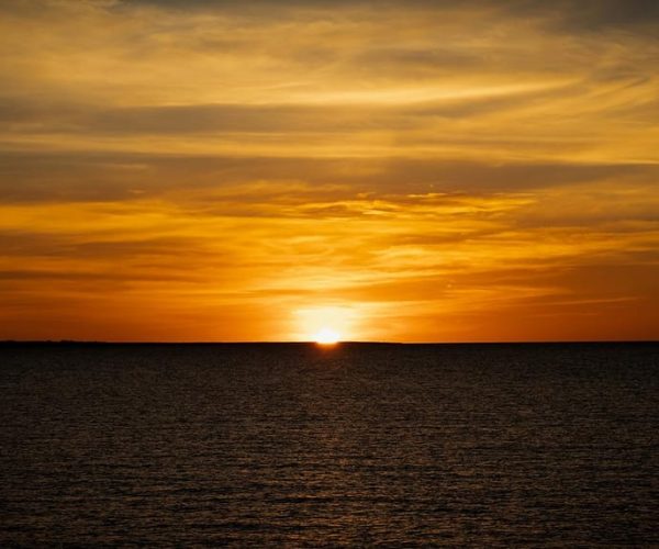 Darwin: Cape Adieu Prawn Platter Sunset on Darwin Harbour – Darwin, Australia