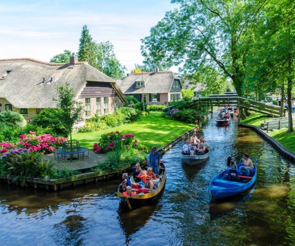 From Amsterdam : Giethoorn by Private Car-Driver – Amsterdam, Netherlands