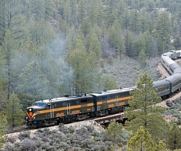 From Flagstaff: Grand Canyon Railroad Full-Day Guided Tour – Arizona, United States