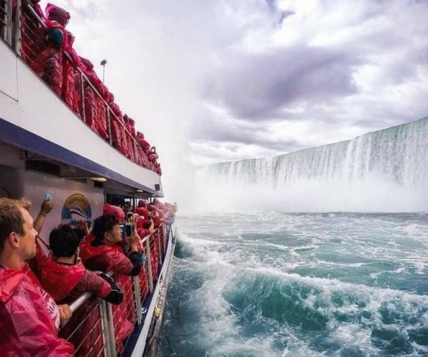 Mississauga: Niagara Falls Day Tours with Boat and Lunch – Ontario, Canada