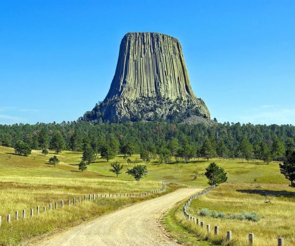 From Rapid City: Private Devils Tower Tour and Hike – Devils Tower National Monument, Wyoming