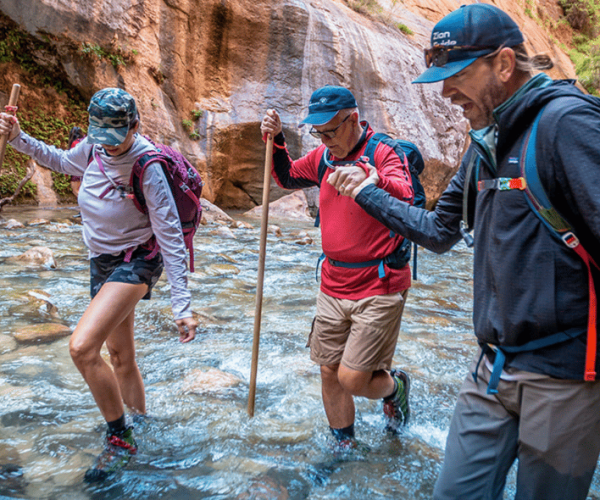 From Springdale: The Zion Narrows Hike with Lunch – Temple of Sinawava, Utah