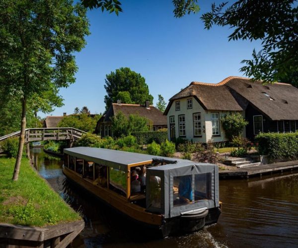 Giethoorn: Canal Cruise Highlights and Village Sightseeing – Overijssel, Netherlands