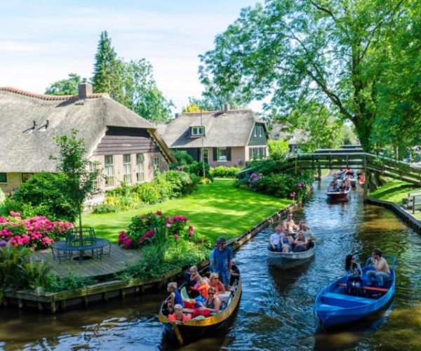 Giethoorn Private Day Tour From Amsterdam Including BoatTour – Overijssel, Netherlands