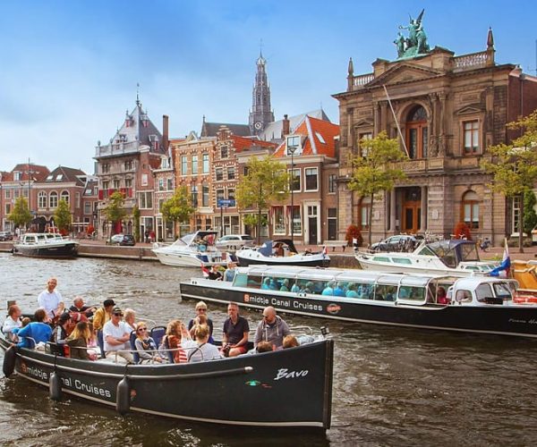 Haarlem: Sightseeing Canal Cruise through the City Center – North Holland, Netherlands