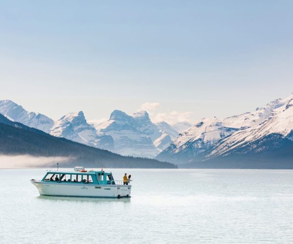 Jasper National Park: Maligne Lake Cruise With Guide – Jasper, Canada