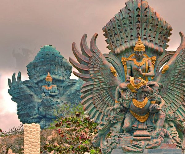 Jimbaran sunset: Garuda Wisnu Statue&sunset dinner Jimbaran – Jimbaran, Indonesia