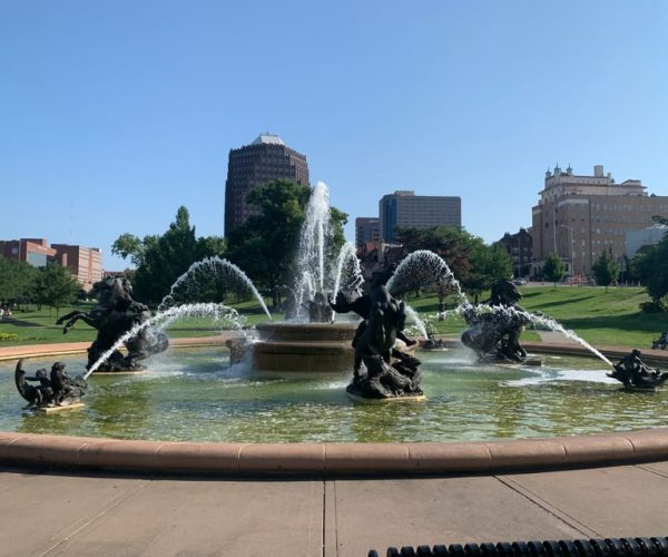 Kansas City: Scavenger Hunt and Interactive Tour – Kansas City, Missouri