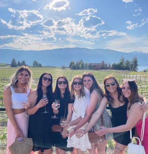 Kelowna: Sunset Sip Wine Tour – British Columbia, Canada