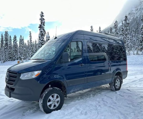 Lake Louise to Calgary Airport | Private Transfer – Calgary, Canada