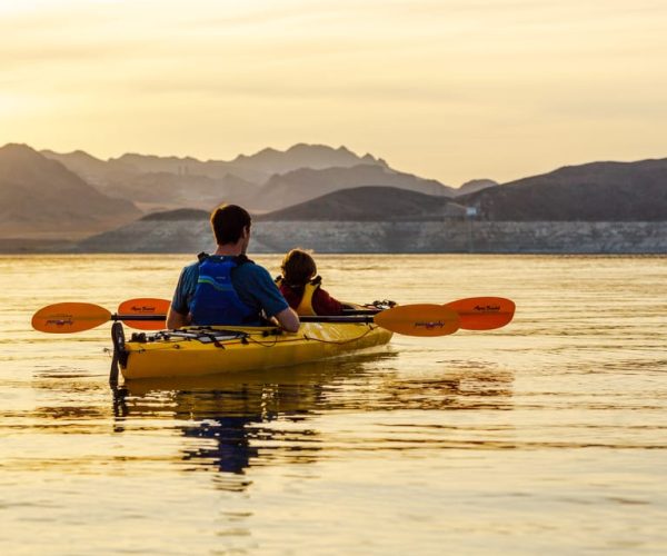 Lake Mead: Sunset Kayaking Tour with Dinner and Campfire – Lake Mead, Nevada