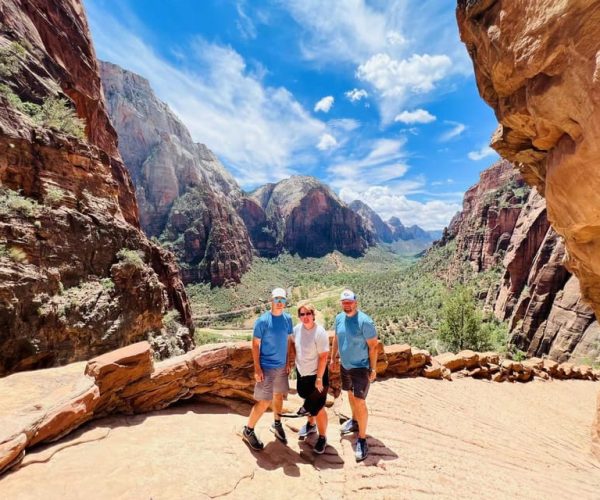 Las Vegas: VIP Guided Photography & Hiking Tour of Zion NP – Kolob Canyons, Utah