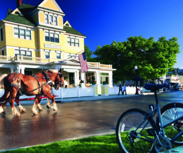 Mackinac Island: Cycling Self-Guided Audio Tour – Mackinaw City, Michigan