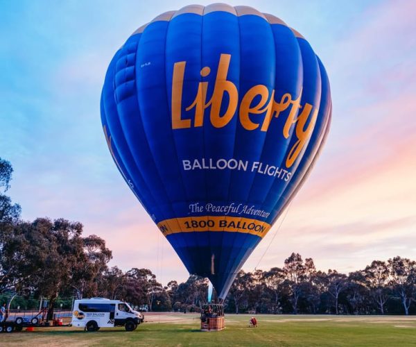 Melbourne: Balloon Flight at Sunrise and Champagne Breakfast – Melbourne, Australia