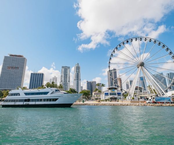 Miami Combo: Open-top Bus Tour & Millionaires Row Bay Cruise – Miami, Florida