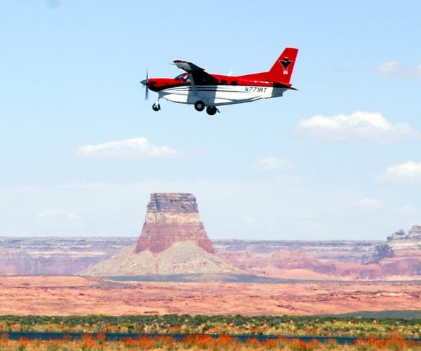 Moab: Monument Valley & Canyonlands Airplane Combo Tour – Canyonlands National Park, Utah