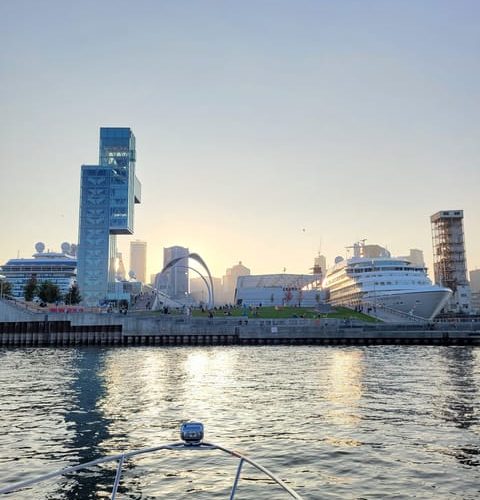 Montreal Discovery Tour on a private boat yacht – Montreal, Canada