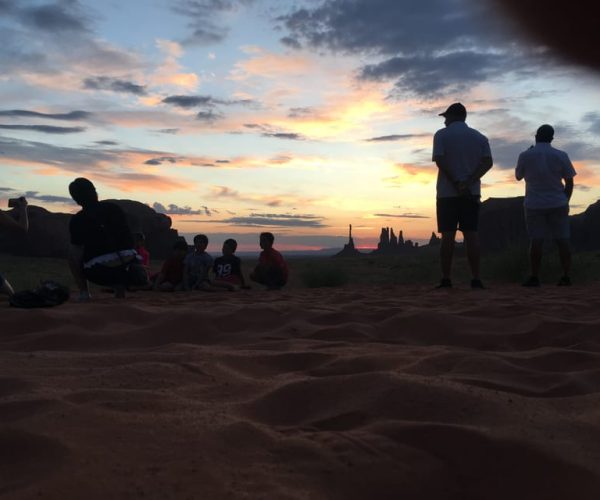 Monument Valley: 3-Hour Sunrise Tour with Navajo Guide – John Ford Point, Utah